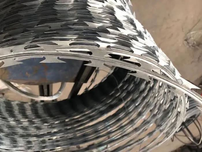 Razor Wire Coils - Stainless Steel 430, 304, 316 Razor Wire Coils - Stainless Steel 430, 304, 316(pic1)