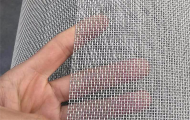 What are the specifications of stainless steel mesh?